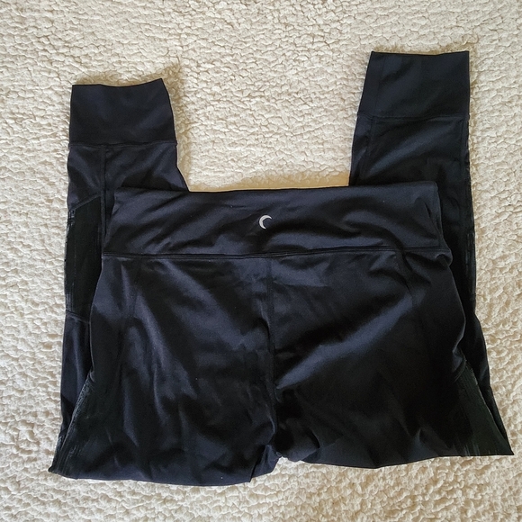 EUC ZYIA Black leggings 23in inseam - Picture 2 of 7